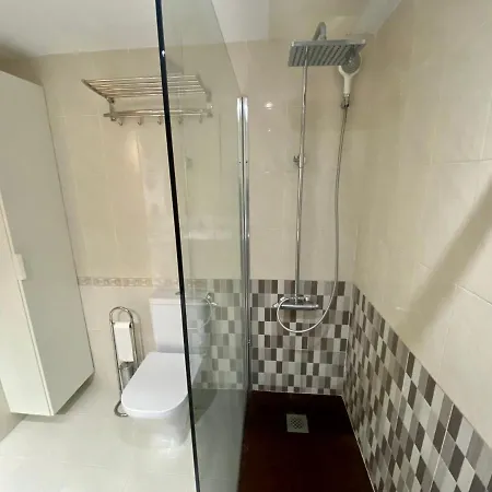 Acogedor Con Piscina En *